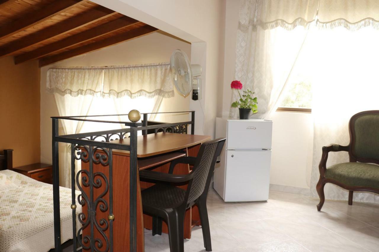 Mayorca Homestay เมเดยิน ภายนอก รูปภาพ
