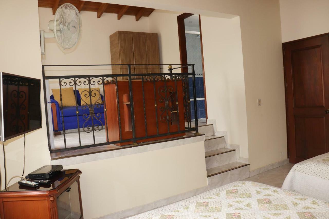 Mayorca Homestay เมเดยิน ภายนอก รูปภาพ