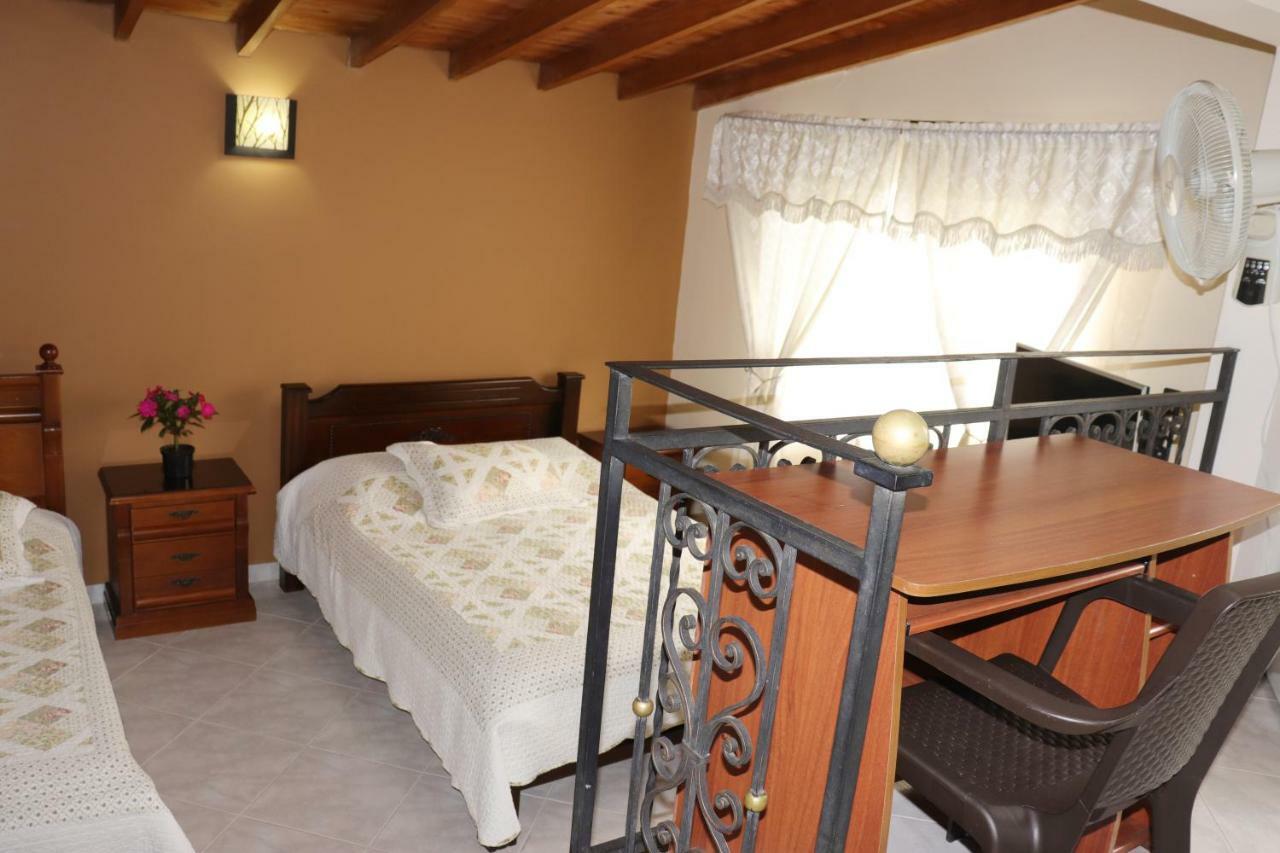 Mayorca Homestay เมเดยิน ภายนอก รูปภาพ