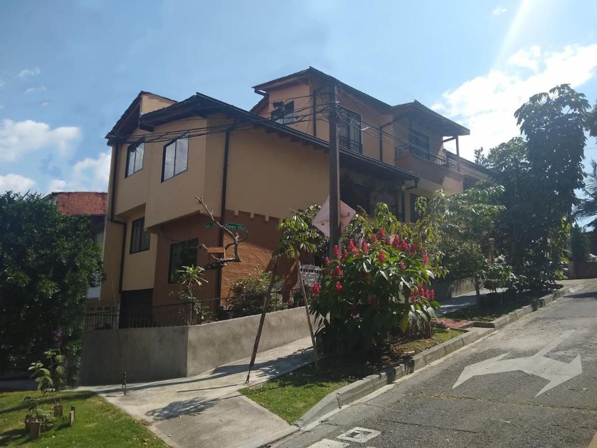 Mayorca Homestay เมเดยิน ภายนอก รูปภาพ